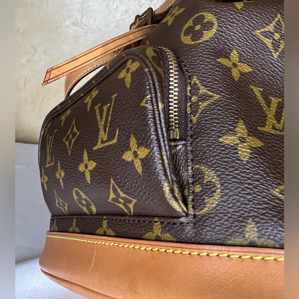 Louis Vuitton Monogram Montsouris MM - Picture 12 of 16